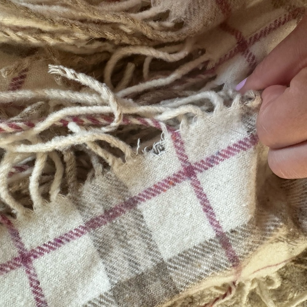 Vintage Burberry Fringe Scarf lambswool - Picture 3 of 4
